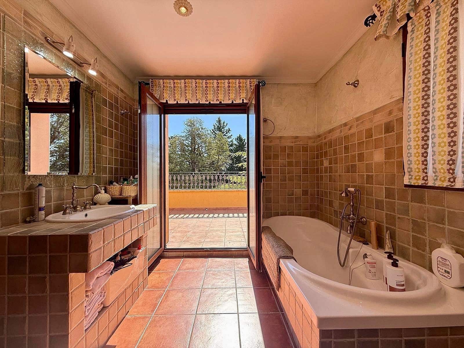 6 bedroom Villa for sale in Salinas - € 949,000 (Ref: 9863983)