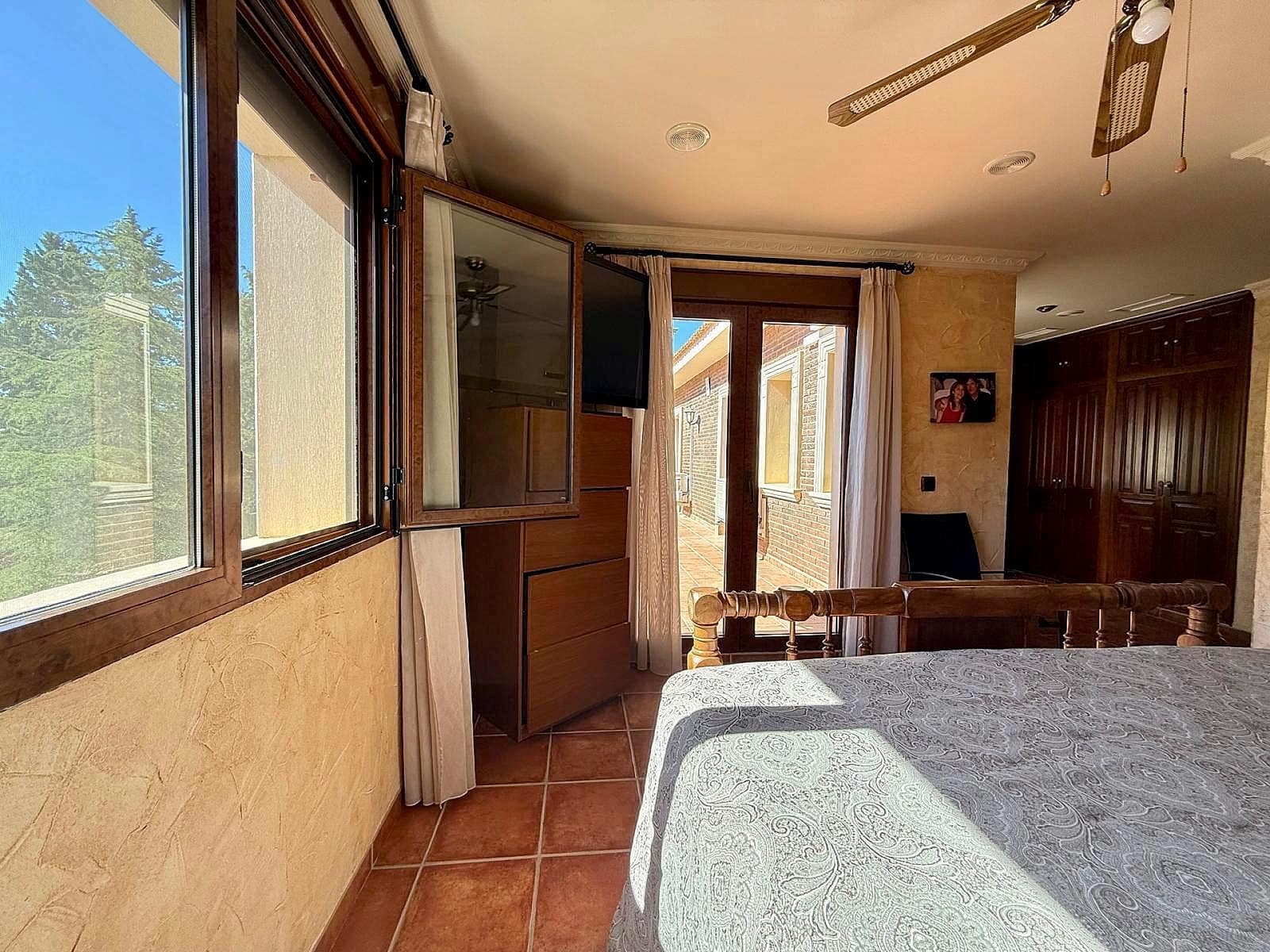 6 bedroom Villa for sale in Salinas - € 949,000 (Ref: 9863983)