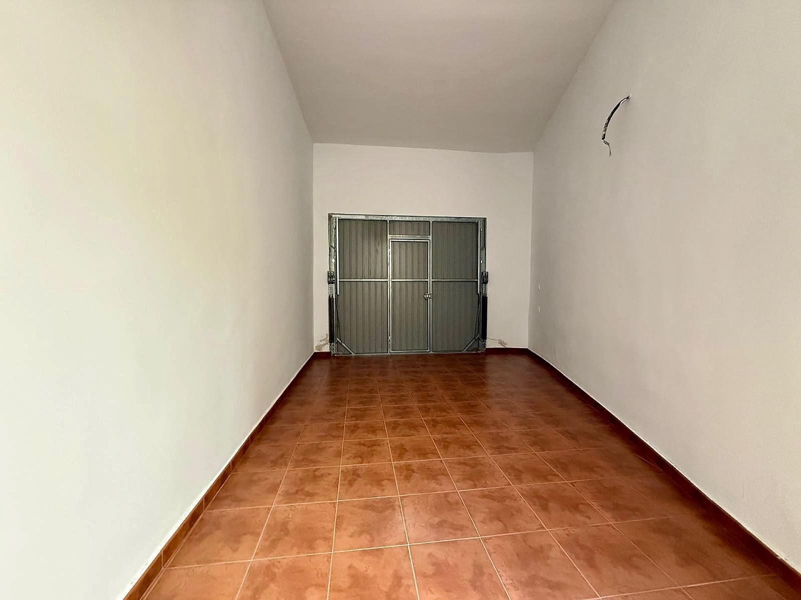 4 bedroom Townhouse for sale in Pinoso - € 240,000 (Ref: 9863985)