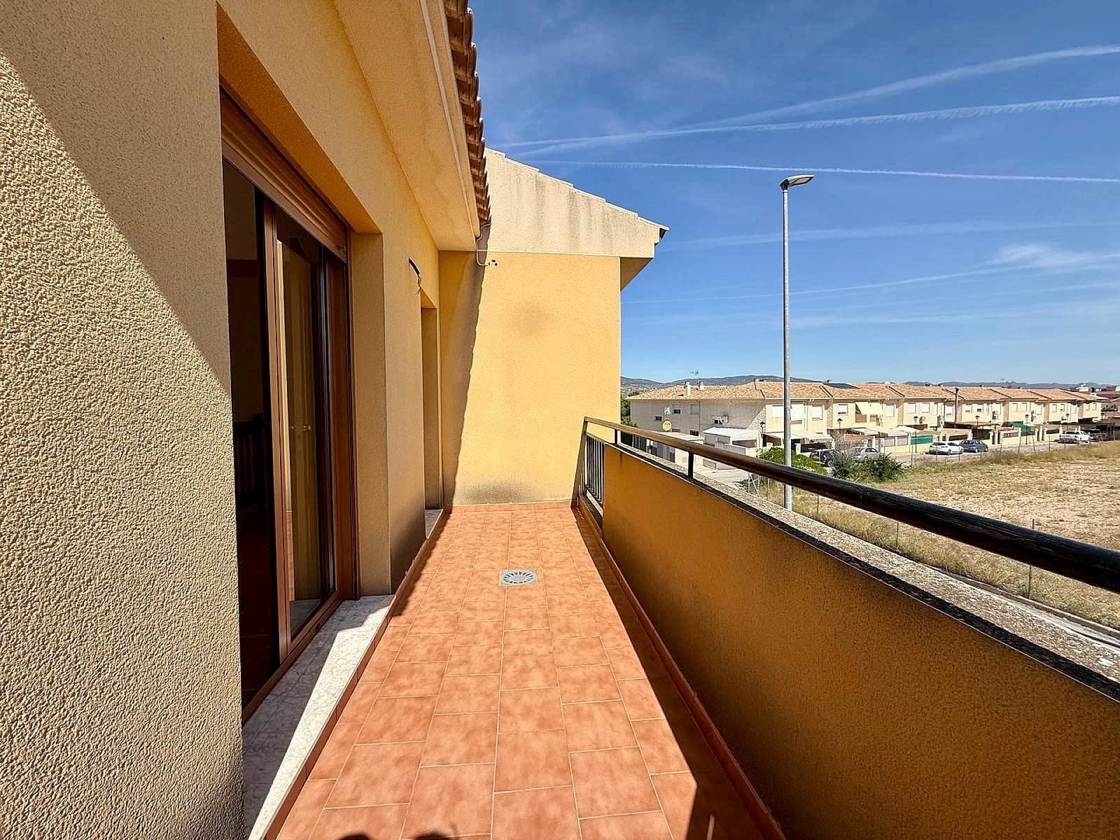 4 bedroom Townhouse for sale in Pinoso - € 240,000 (Ref: 9863985)