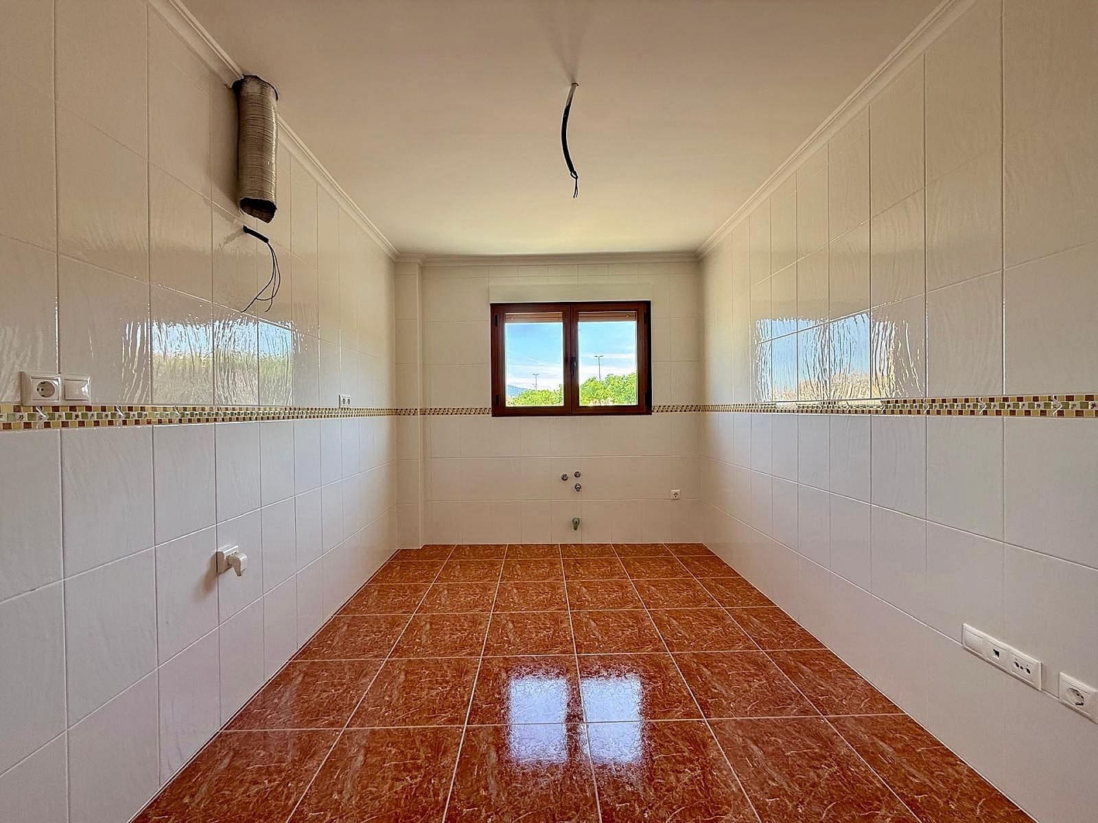 4 bedroom Townhouse for sale in Pinoso - € 240,000 (Ref: 9863985)