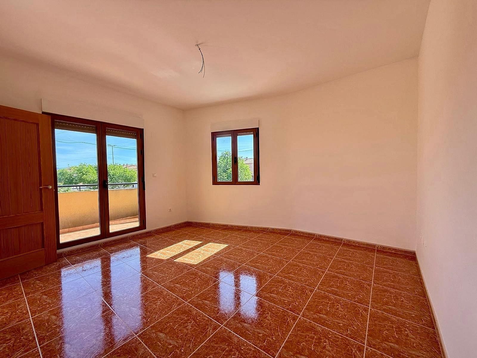 4 bedroom Townhouse for sale in Pinoso - € 240,000 (Ref: 9863985)