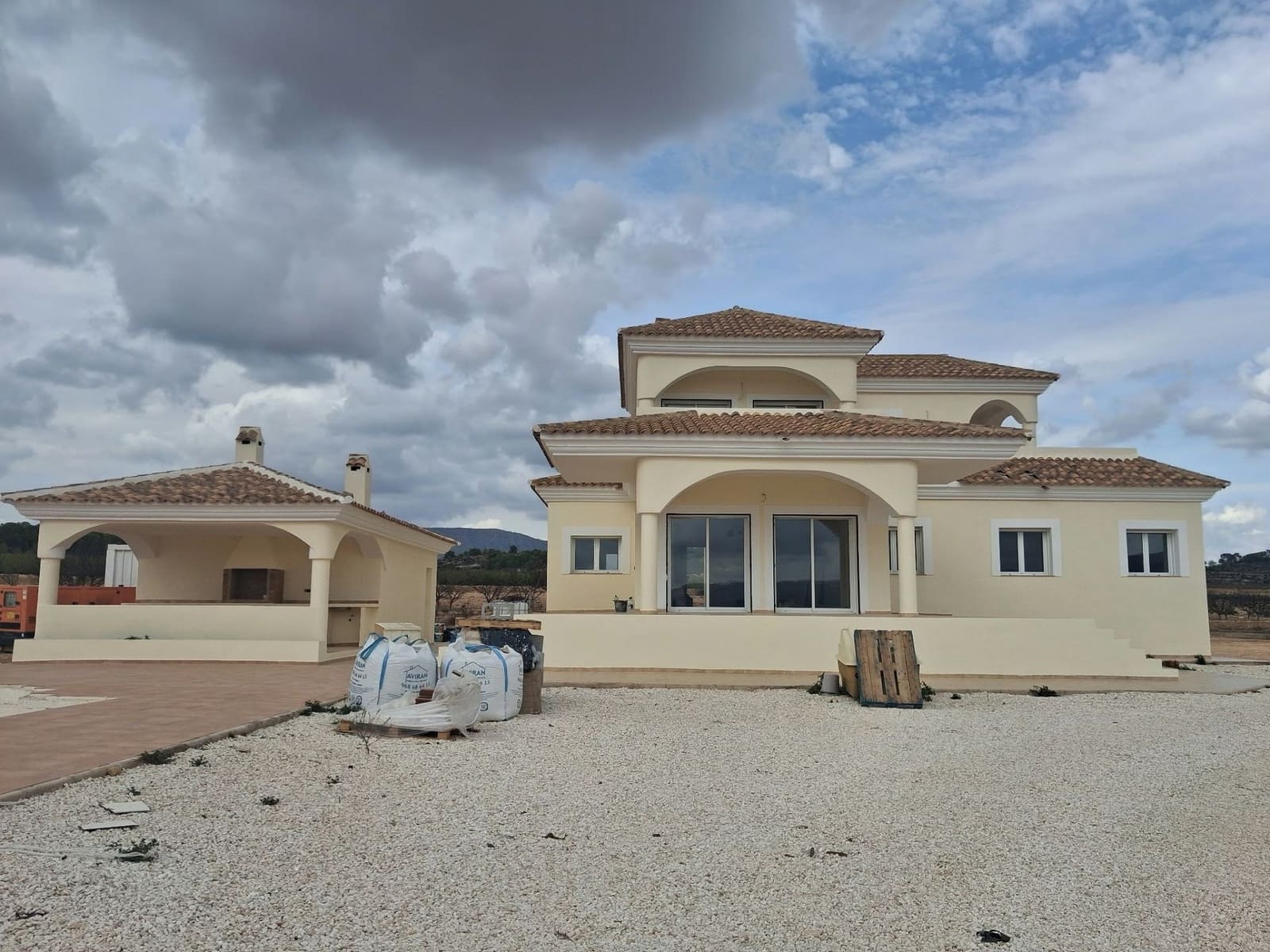 5 soverom Finca/Herregård til salgs i Pinoso med svømmebasseng garasje - € 485 000 (Ref: 9883974)