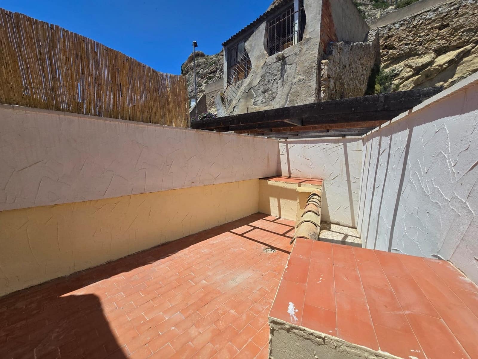 3 bedroom Townhouse for sale in Sax - € 125,000 (Ref: 9889698)