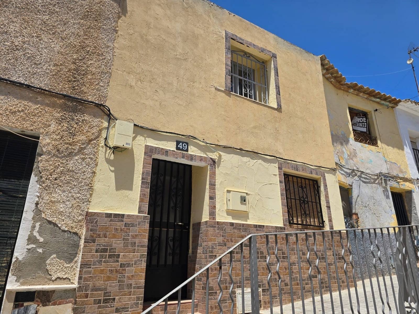 3 bedroom Townhouse for sale in Sax - € 125,000 (Ref: 9889698)