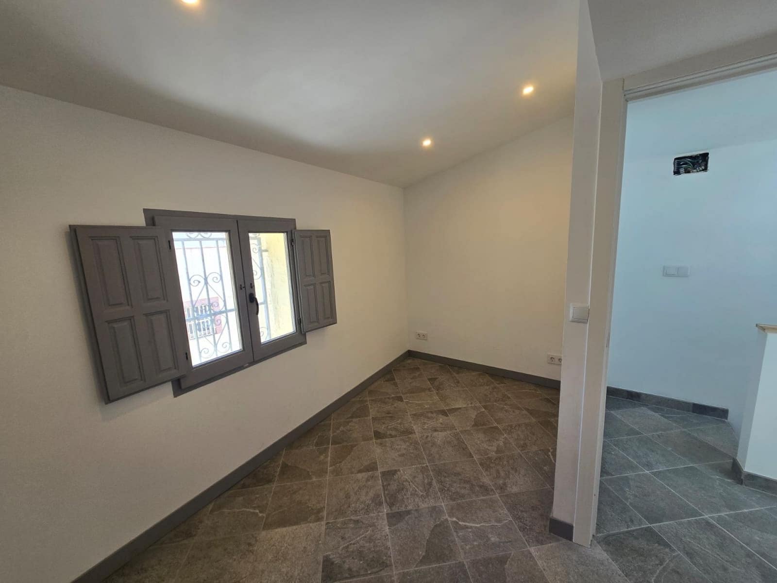 3 bedroom Townhouse for sale in Sax - € 125,000 (Ref: 9889698)
