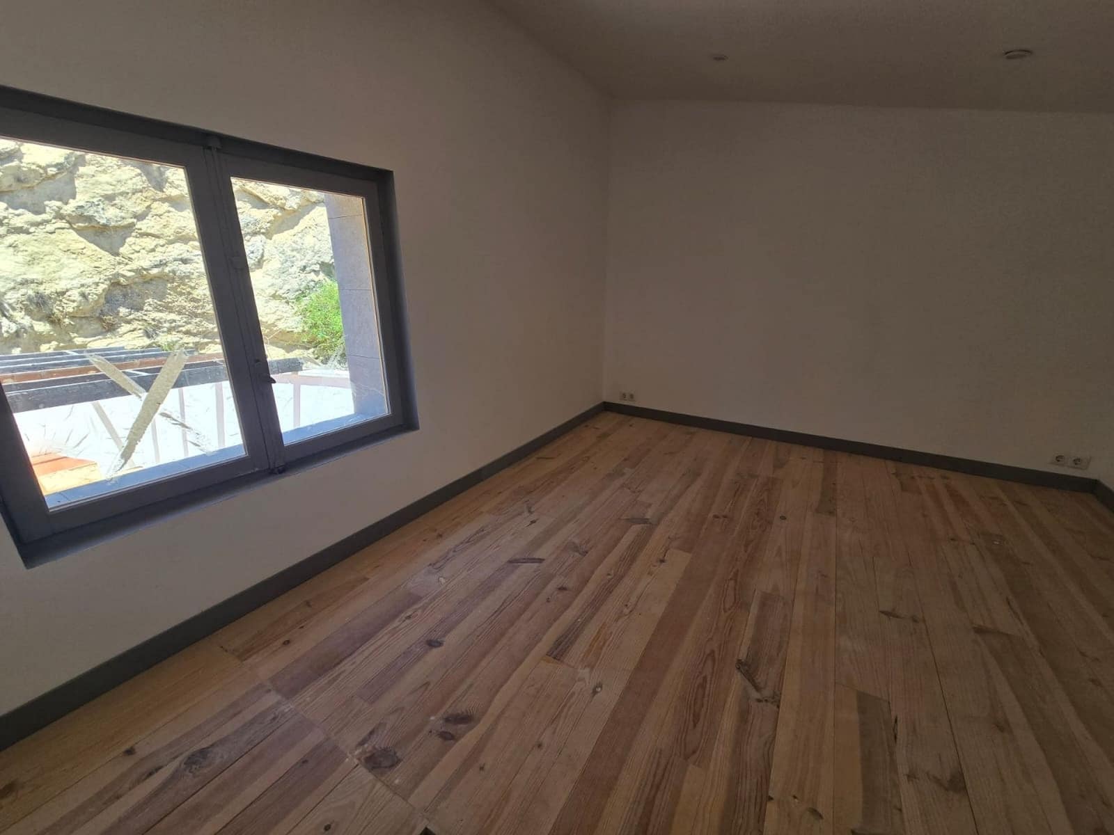 3 bedroom Townhouse for sale in Sax - € 125,000 (Ref: 9889698)