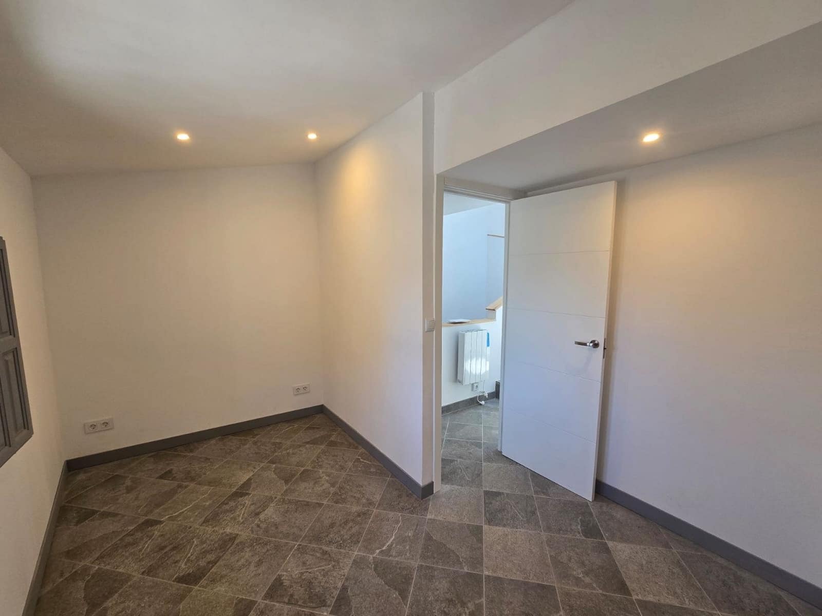3 bedroom Townhouse for sale in Sax - € 125,000 (Ref: 9889698)