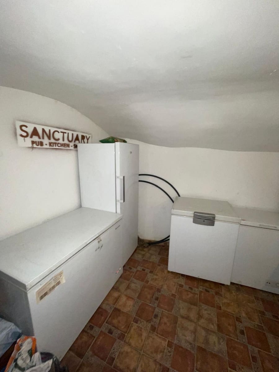 Kommersiell till salu i Pinoso - 160 000 € (Ref: 9891577)