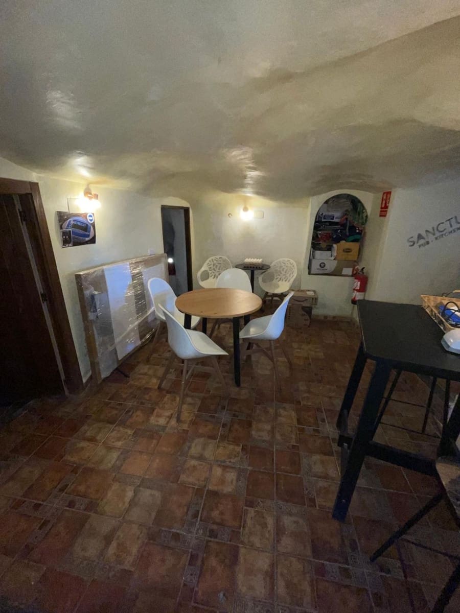 Kommersiell till salu i Pinoso - 160 000 € (Ref: 9891577)