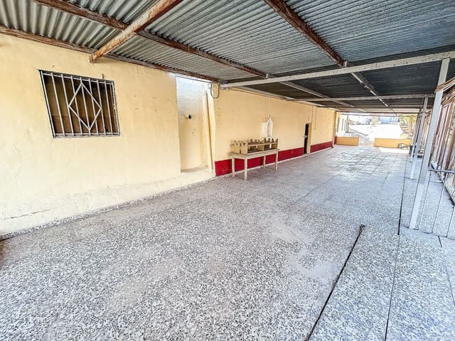 4 slaapkamer Finca/Landhuis te koop in Crevillente / Crevillent - € 130.000 (Ref: 9898679)