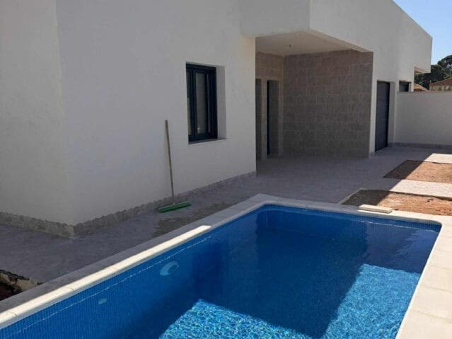 3 quarto Moradia para venda em La Romana com piscina garagem - 270 000 € (Ref: 9906848)