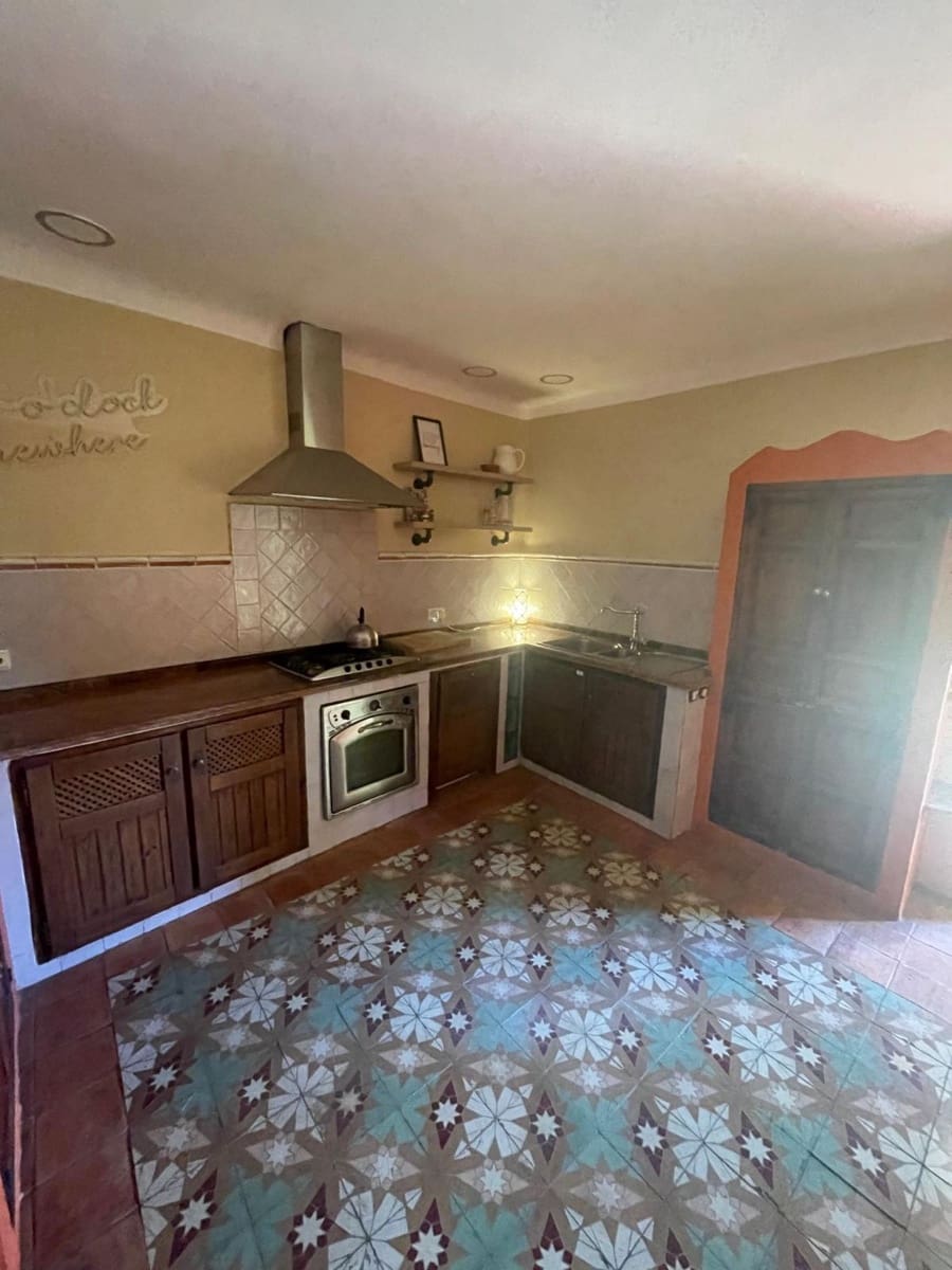 3 quarto Comercial para venda em Pinoso com garagem - 370 000 € (Ref: 9921637)
