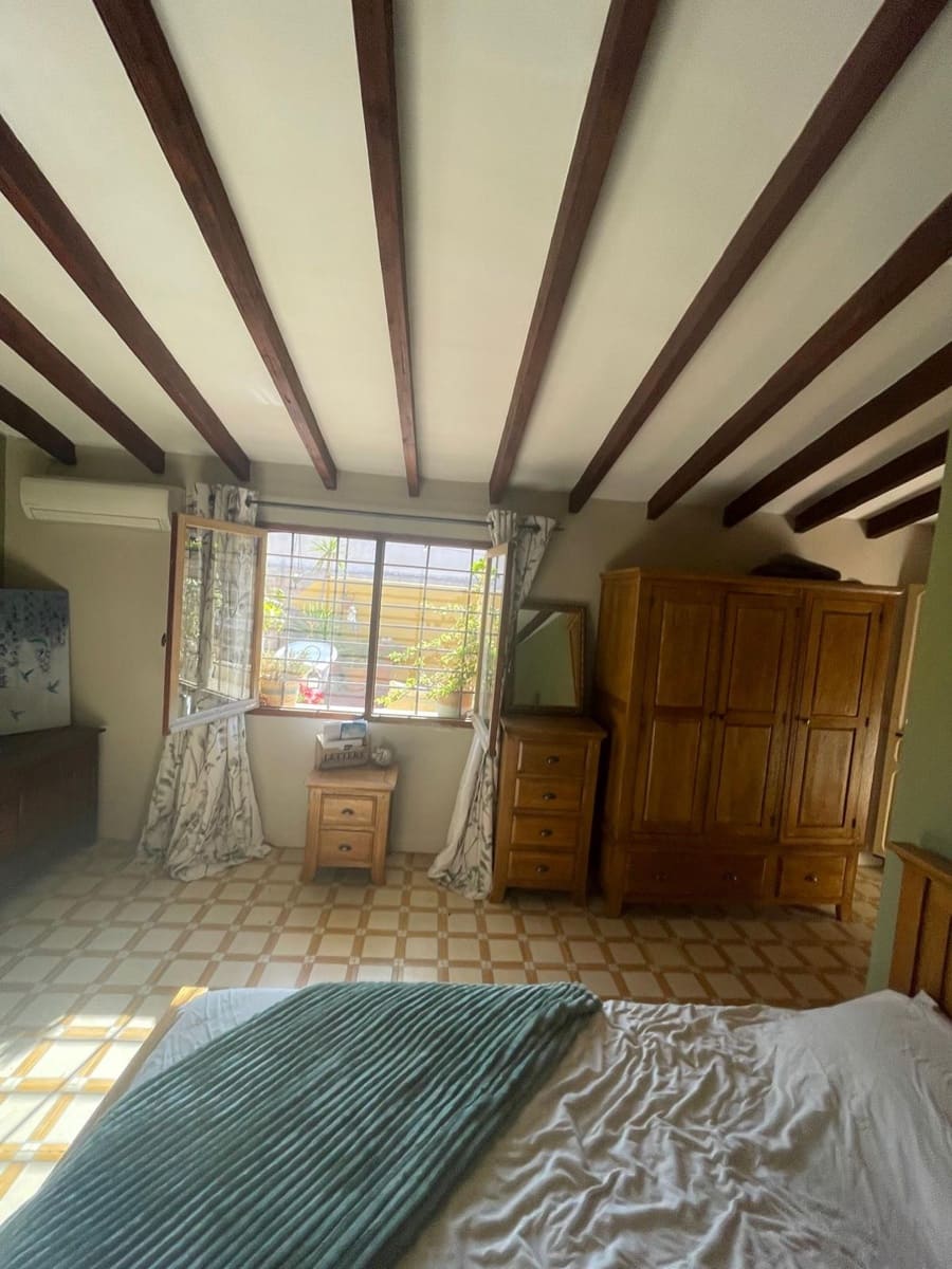 3 quarto Comercial para venda em Pinoso com garagem - 370 000 € (Ref: 9921637)