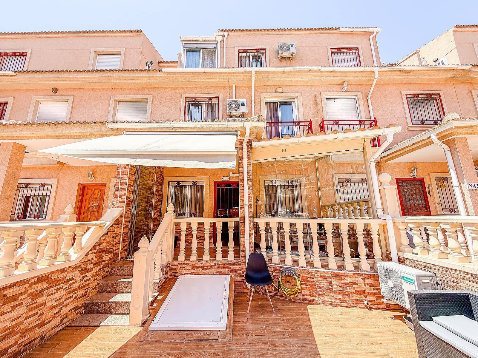 3 chambre Villa/Maison Semi-Mitoyenne à vendre à Orihuela avec piscine - 283 000 € (Ref: 9926705)
