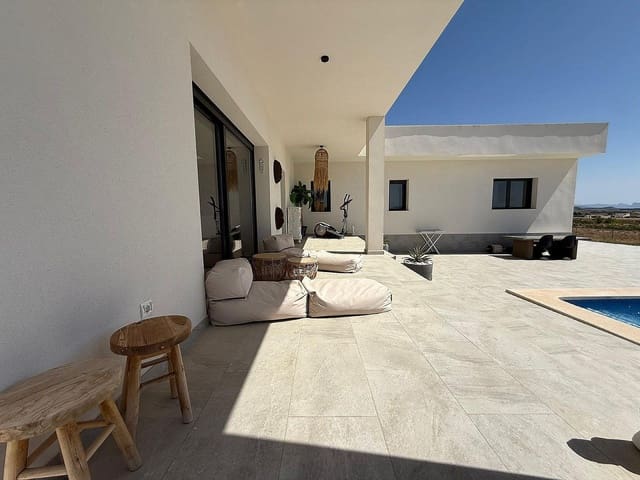 3 chambre Villa/Maison à vendre à Pinoso avec piscine - 399 900 € (Ref: 9932768)