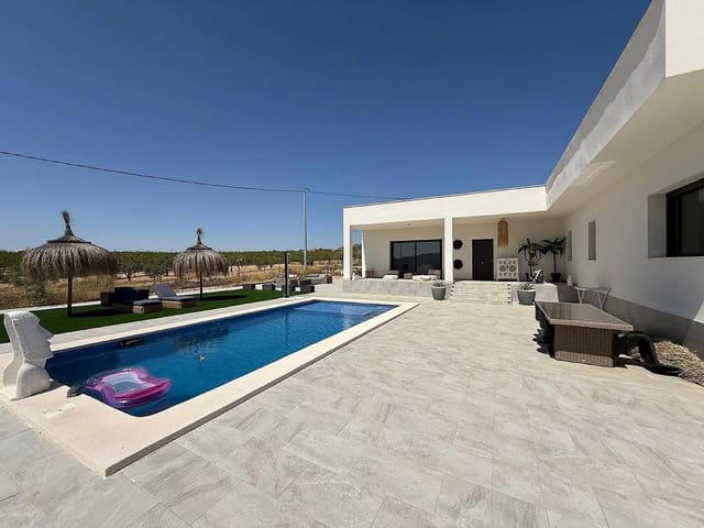 3 chambre Villa/Maison à vendre à Pinoso avec piscine - 399 900 € (Ref: 9932768)