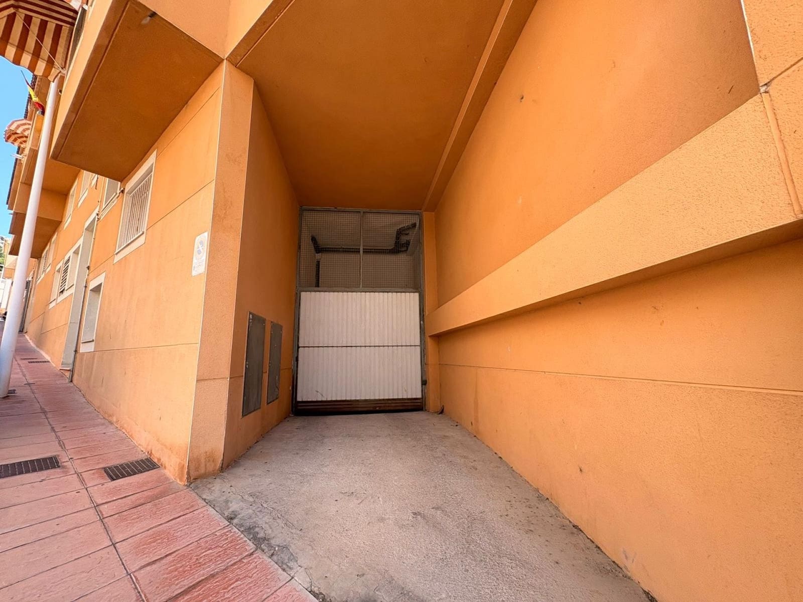 3 Zimmer Apartment zu verkaufen in Onil mit Garage - 150.000 € (Ref: 9935452)