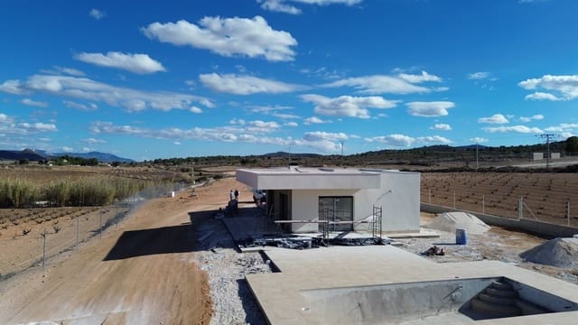 3 soverom Villa til salgs i Pinoso med svømmebasseng - € 350 000 (Ref: 9935453)