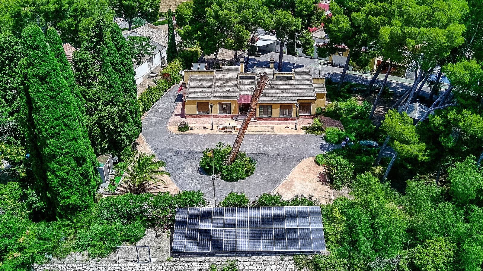 4 sovrum Villa till salu i Yecla med pool garage - 699 000 € (Ref: 9937462)