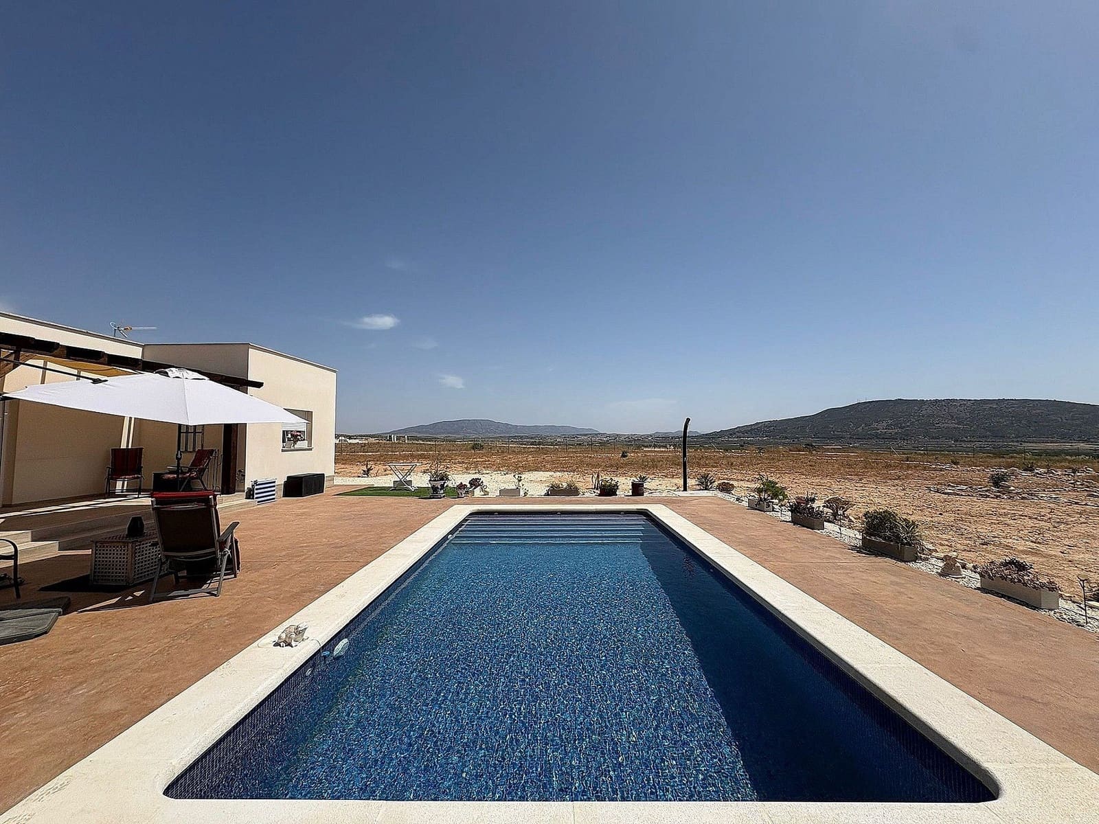 3 bedroom Villa for sale in Pinoso with pool - € 289,995 (Ref: 9937463)