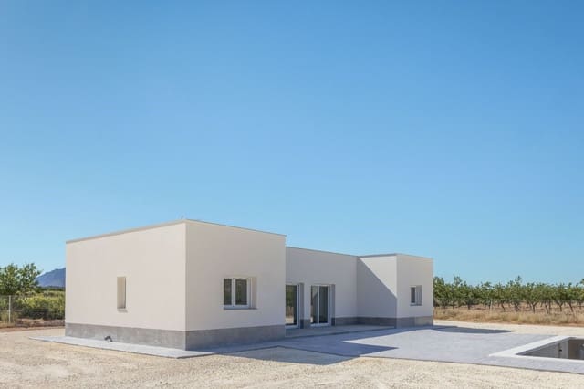 3 bedroom Villa for sale in Pinoso with pool - € 289,995 (Ref: 9937463)
