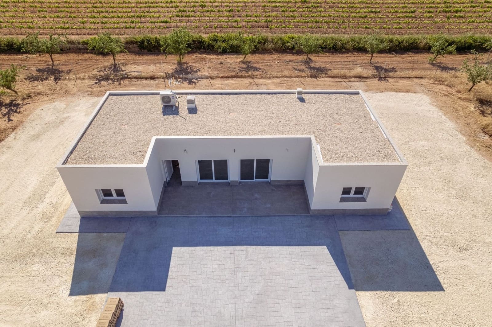 3 bedroom Villa for sale in Pinoso with pool - € 289,995 (Ref: 9937463)