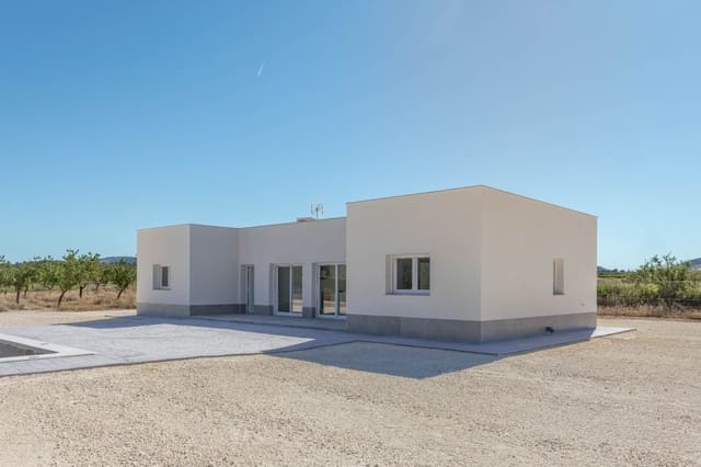 3 bedroom Villa for sale in Pinoso with pool - € 289,995 (Ref: 9937463)