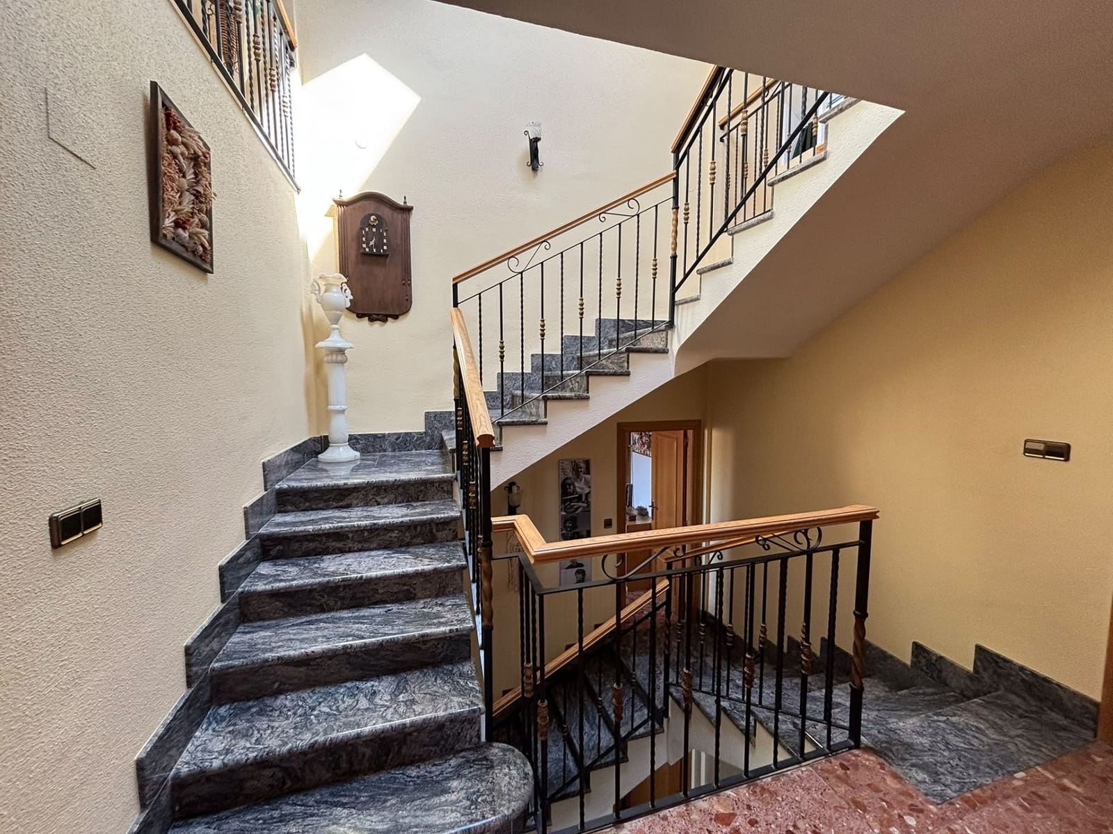 8 sypialnia Willa na sprzedaż w Yecla z basenem garażem - 549 000 € (Ref: 9953648)