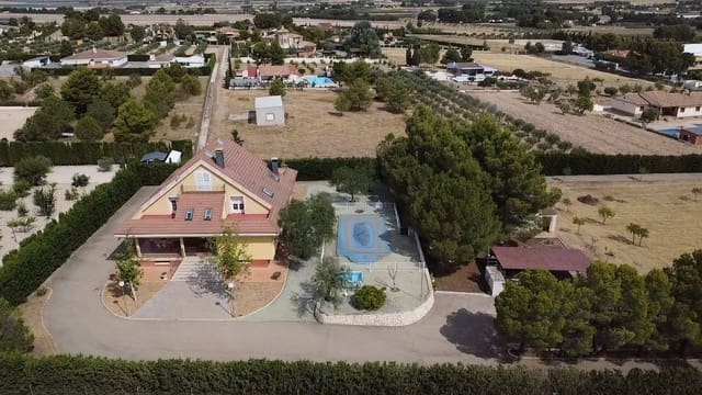 8 sypialnia Willa na sprzedaż w Yecla z basenem garażem - 549 000 € (Ref: 9953648)