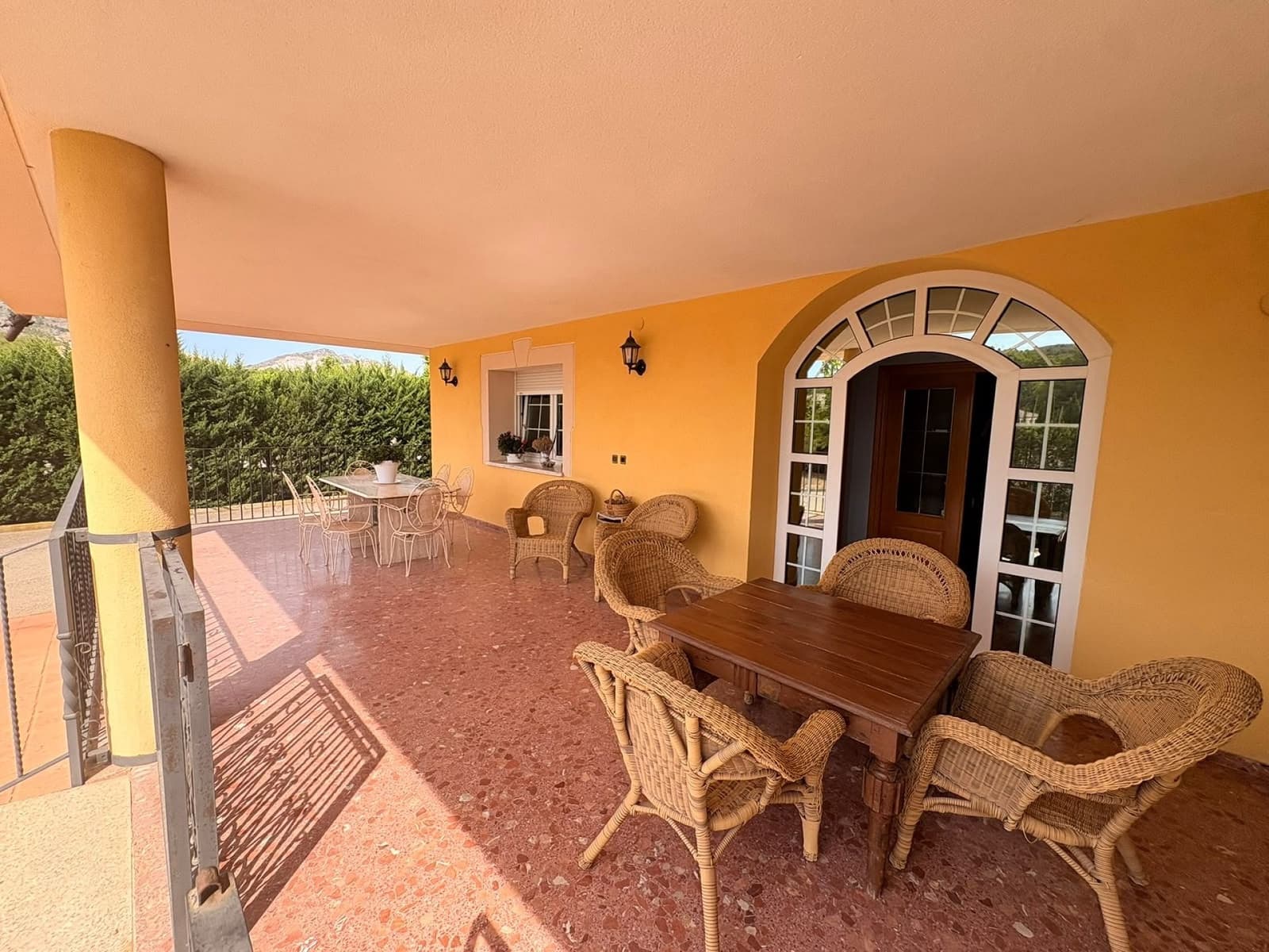 8 sypialnia Willa na sprzedaż w Yecla z basenem garażem - 549 000 € (Ref: 9953648)