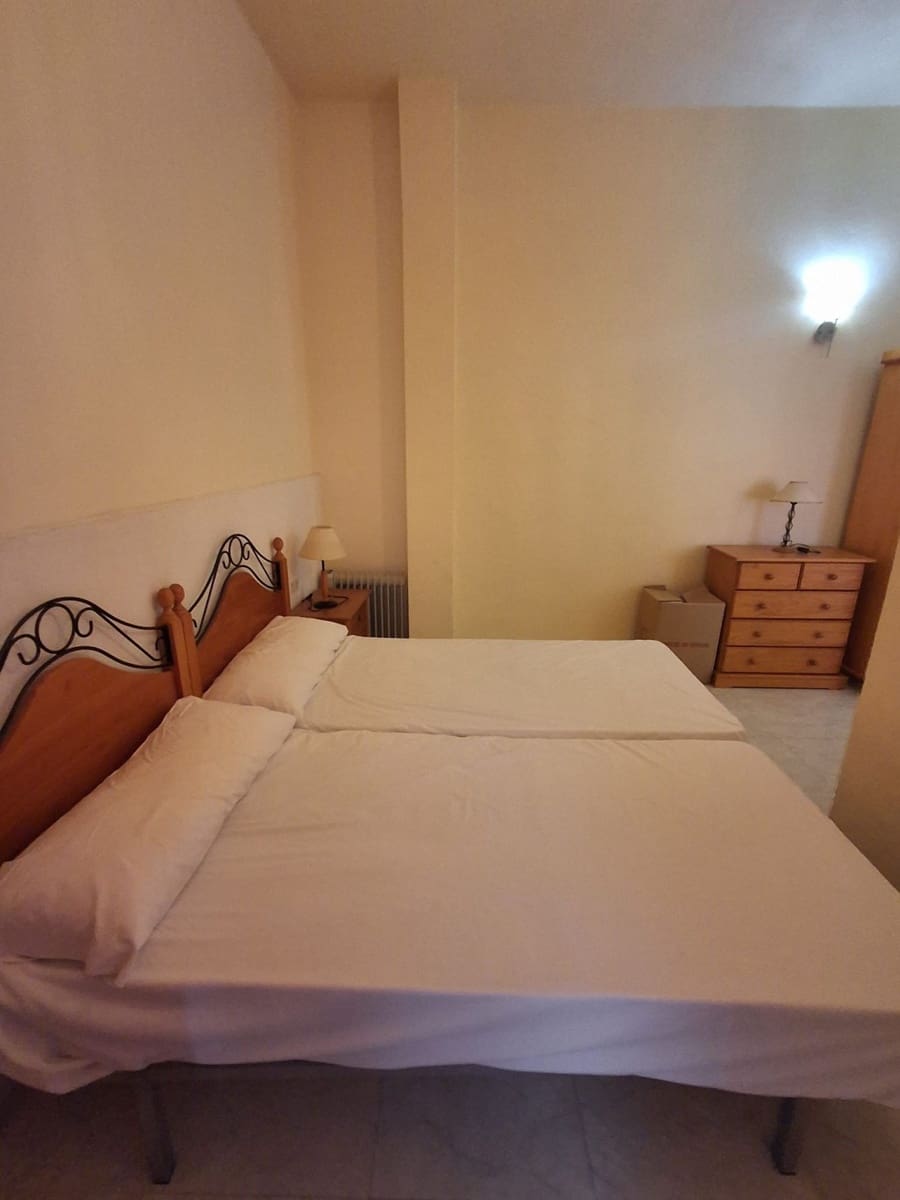 4 bedroom Apartment for sale in Catral with pool garage - € 215,000 (Ref: 9961918)