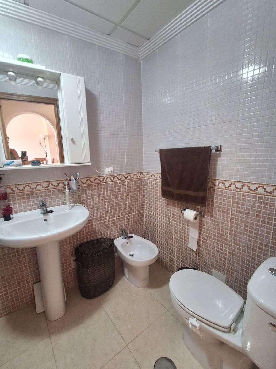 4 bedroom Apartment for sale in Catral with pool garage - € 215,000 (Ref: 9961918)