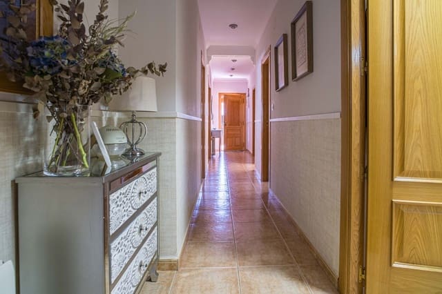 4 soveværelse Villa til salg i Pinoso med garage - € 299.950 (Ref: 9966076)