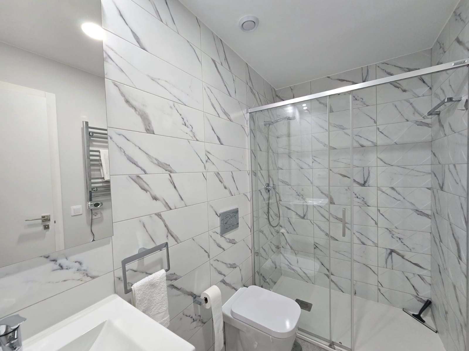 2 soverom Leilighet til salgs i Villamartin med svømmebasseng garasje - € 249 999 (Ref: 9969165)