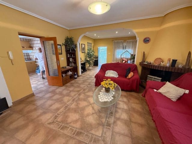 4 soveværelse Villa til salg i La Romana med swimmingpool - € 259.950 (Ref: 9972783)