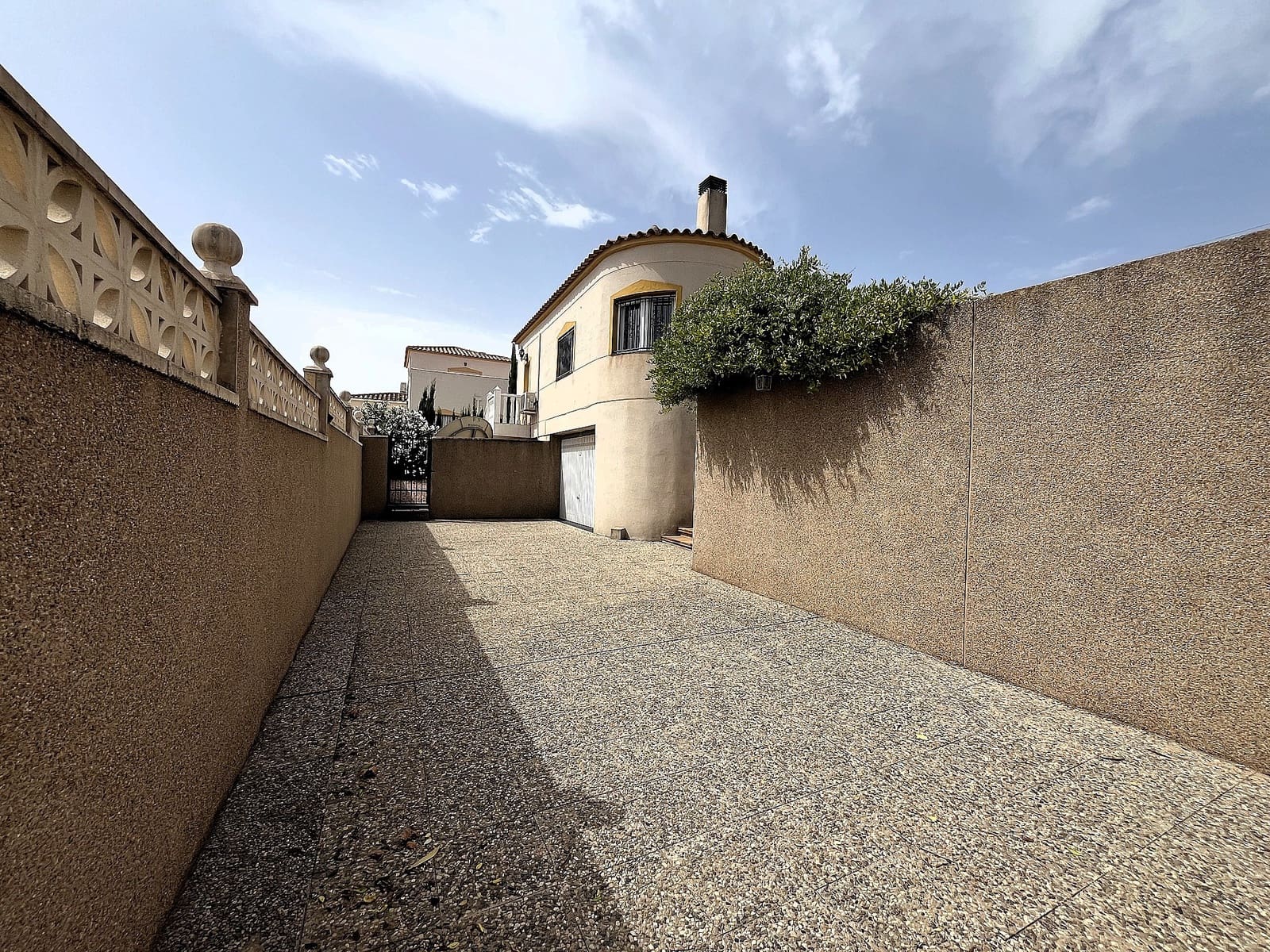 2 bedroom Villa for sale in Castalla with pool garage - € 289,000 (Ref: 9974617)