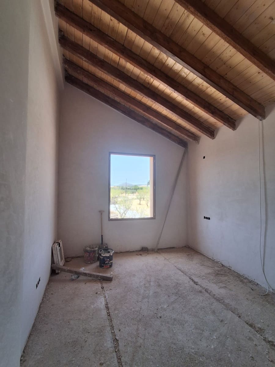 4 slaapkamer Finca/Landhuis te koop in Pinoso met zwembad garage - € 295.000 (Ref: 9976743)