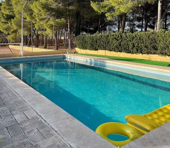 5 soveværelse Villa til salg i Sax med swimmingpool garage - € 350.000 (Ref: 9993755)