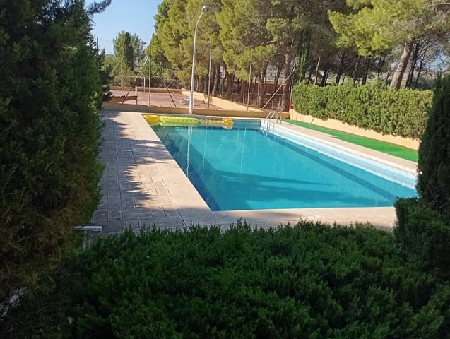 5 soveværelse Villa til salg i Sax med swimmingpool garage - € 350.000 (Ref: 9993755)
