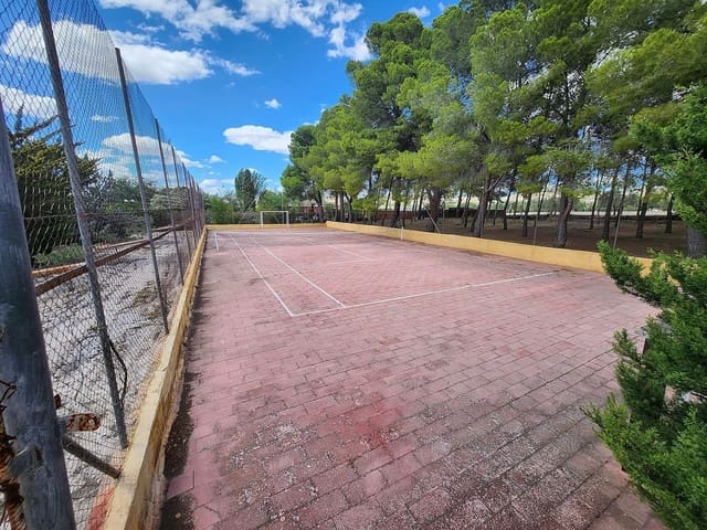 5 soveværelse Villa til salg i Sax med swimmingpool garage - € 350.000 (Ref: 9993755)