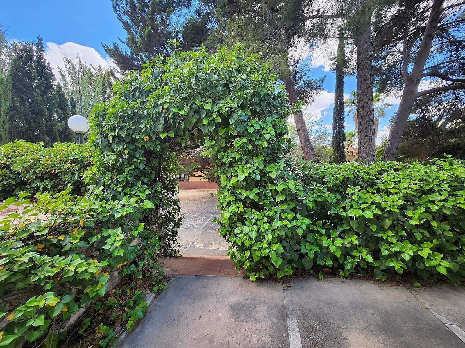 5 soveværelse Villa til salg i Sax med swimmingpool garage - € 350.000 (Ref: 9993755)