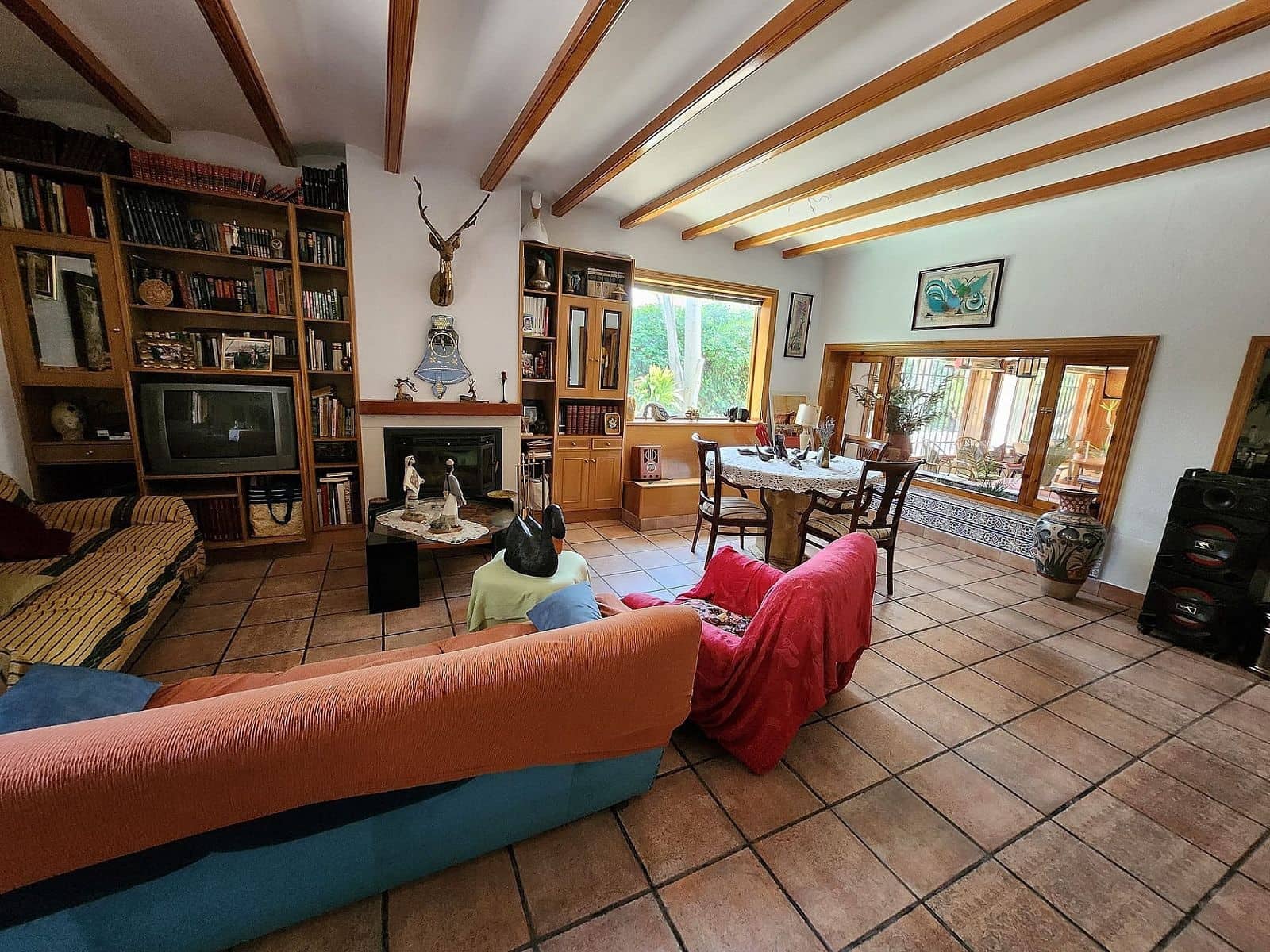 5 soveværelse Villa til salg i Sax med swimmingpool garage - € 350.000 (Ref: 9993755)