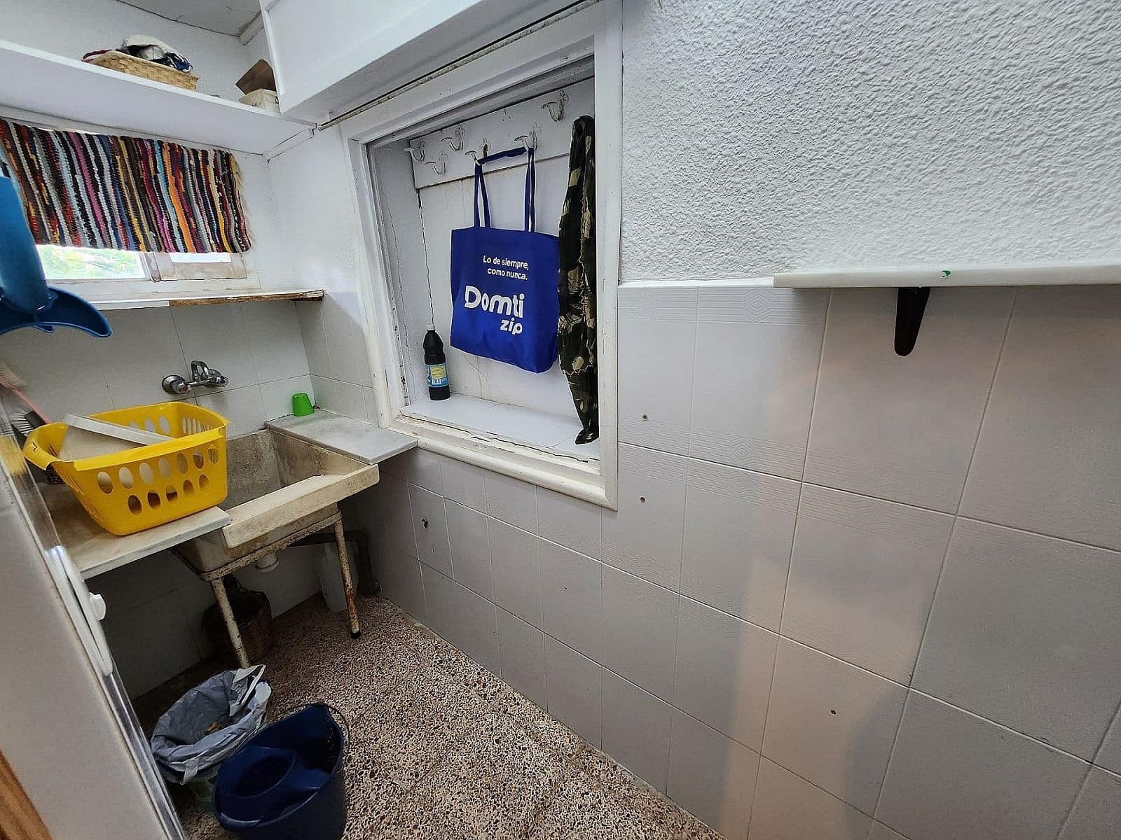 5 soveværelse Villa til salg i Sax med swimmingpool garage - € 350.000 (Ref: 9993755)