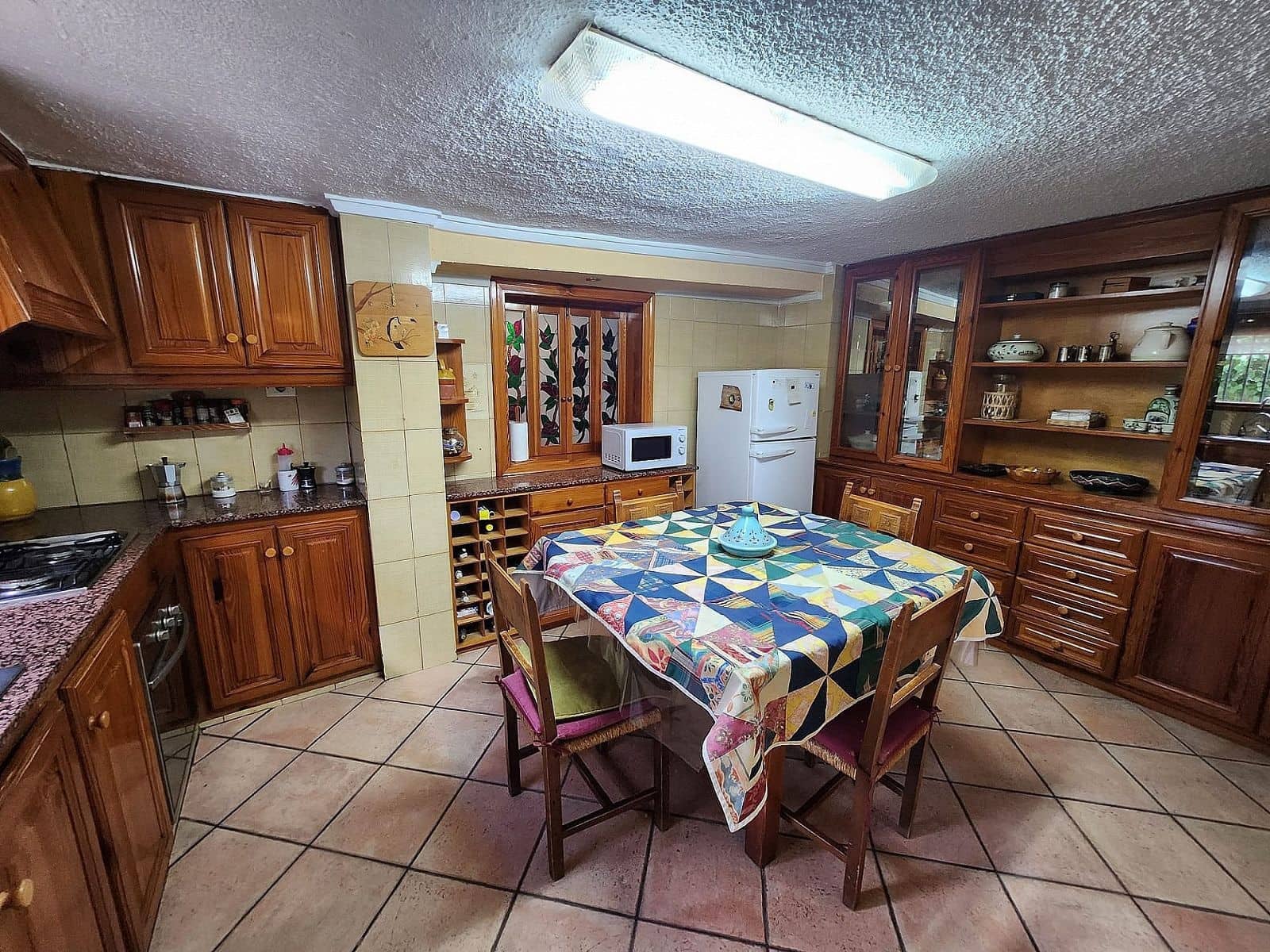5 soveværelse Villa til salg i Sax med swimmingpool garage - € 350.000 (Ref: 9993755)