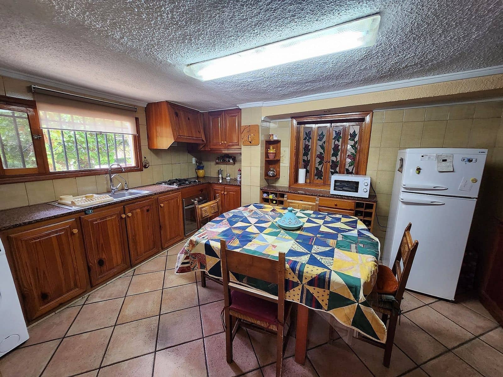 5 soveværelse Villa til salg i Sax med swimmingpool garage - € 350.000 (Ref: 9993755)