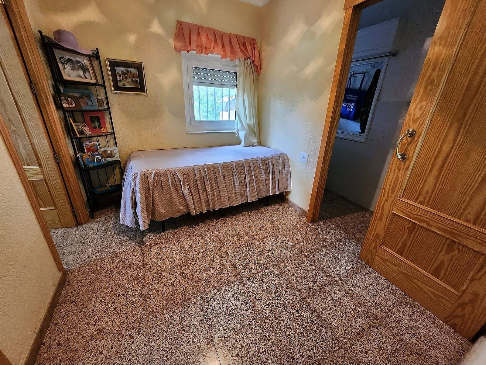 5 soveværelse Villa til salg i Sax med swimmingpool garage - € 350.000 (Ref: 9993755)