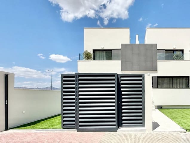 3 bedroom Villa for sale in Cox with pool garage - € 235,000 (Ref: 9993767)