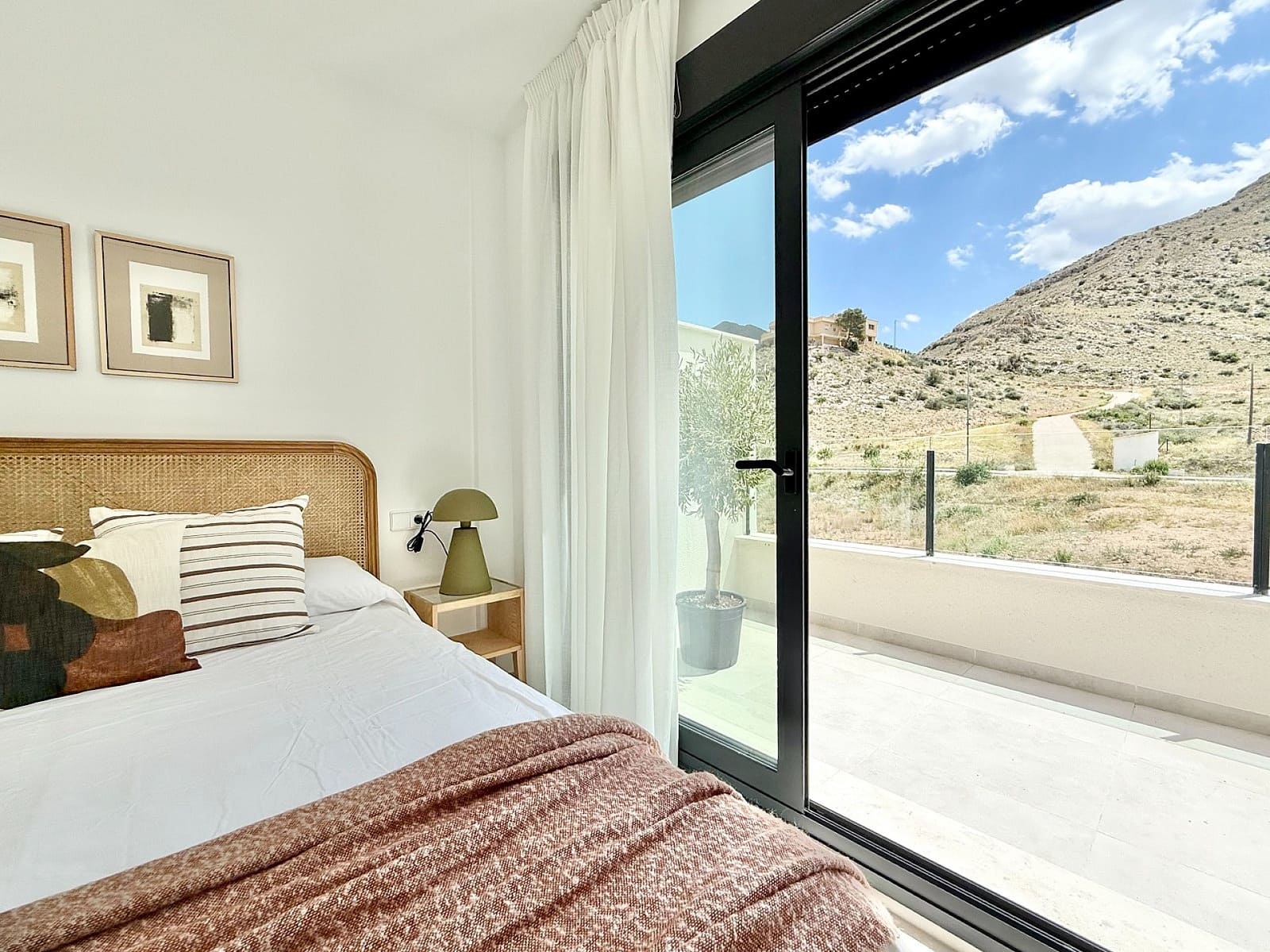 3 bedroom Villa for sale in Cox with pool garage - € 235,000 (Ref: 9993767)
