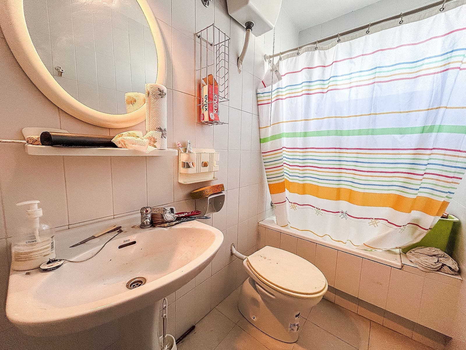 9 soveværelse Semi-Rækkehus til salg i Sax med garage - € 220.000 (Ref: 9993776)